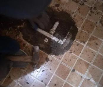 安定卫生间漏水维修公司为您分享下卫生间渗水如何处理及注意事项